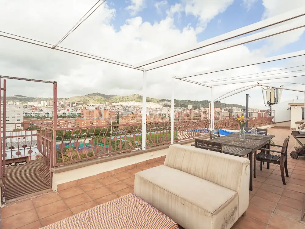 Terrasse von Dachboden zum Verkauf in Barcelona mit Klimaanlage, Heizung und Terrasse