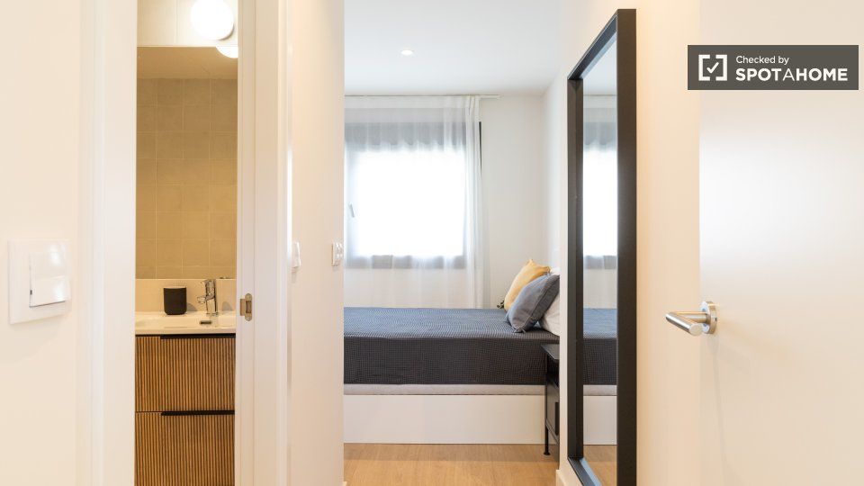 Habitación de Piso de alquiler en  Madrid Capital con Aire acondicionado, Calefacción y Amueblado