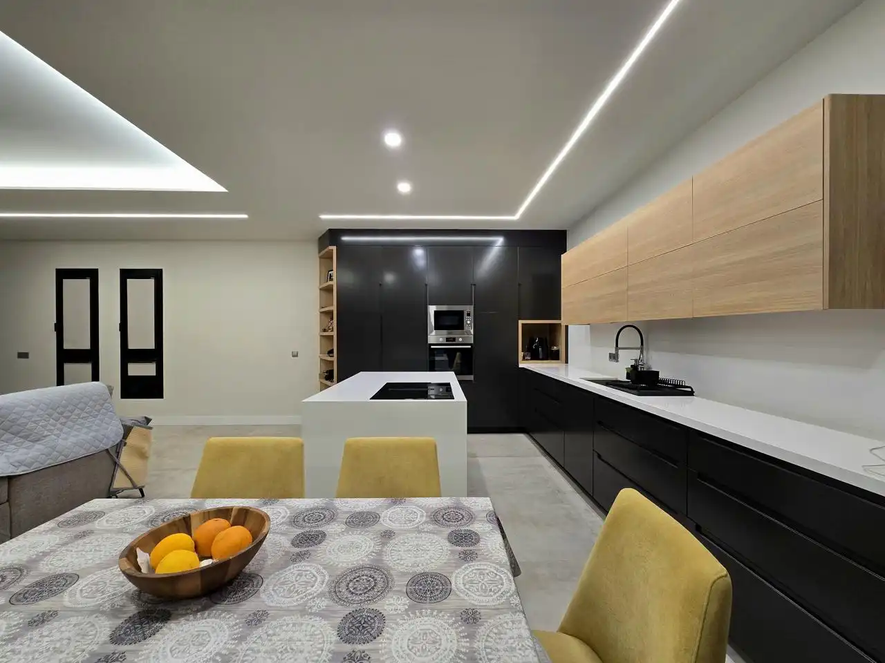 Cocina de Casa o chalet en venta en Las Palmas de Gran Canaria con Jardín privado, Terraza y Piscina