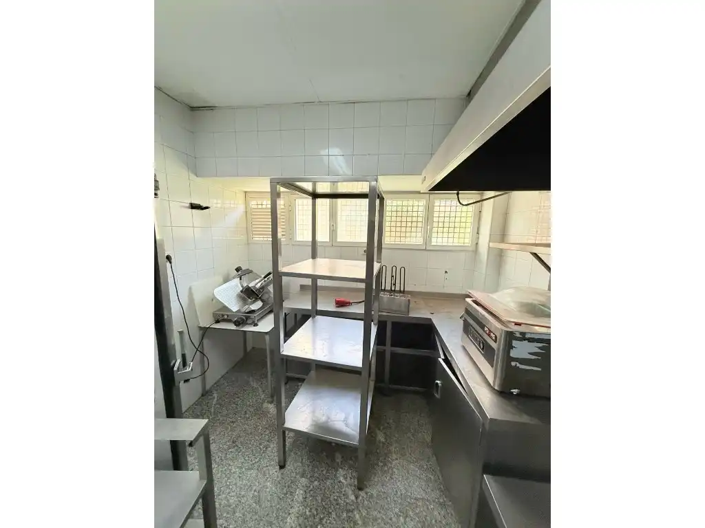 Geschaftsraum zum Verkauf in Calle Demostenes, 15, El Cónsul - Ciudad Universitaria - El Romeral