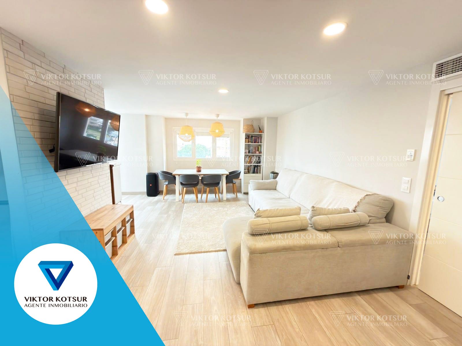 Sala de estar de Piso en venta en Roquetas de Mar con Aire acondicionado, Parquet y Terraza