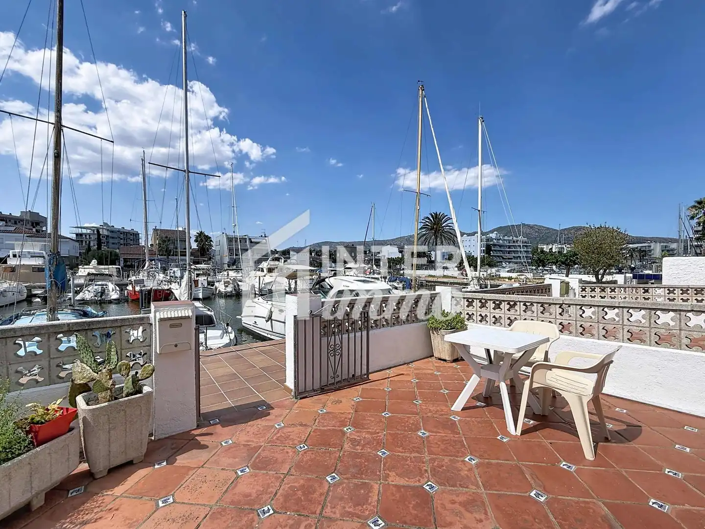 Casa amb piscina en venda a AVENIDA DEL PORT CANIGO 7, 17480 ROSES, imagen 5
