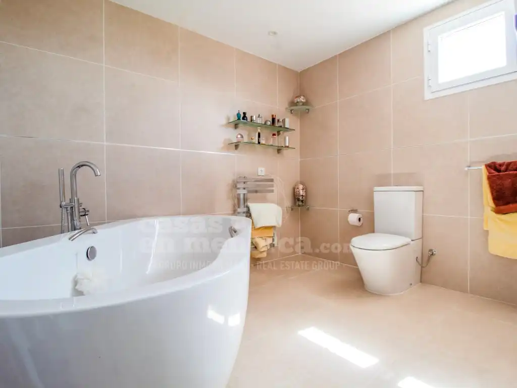 Baño de Finca rústica en venta en Maó - Mahón con Aire acondicionado, Calefacción y Jardín privado