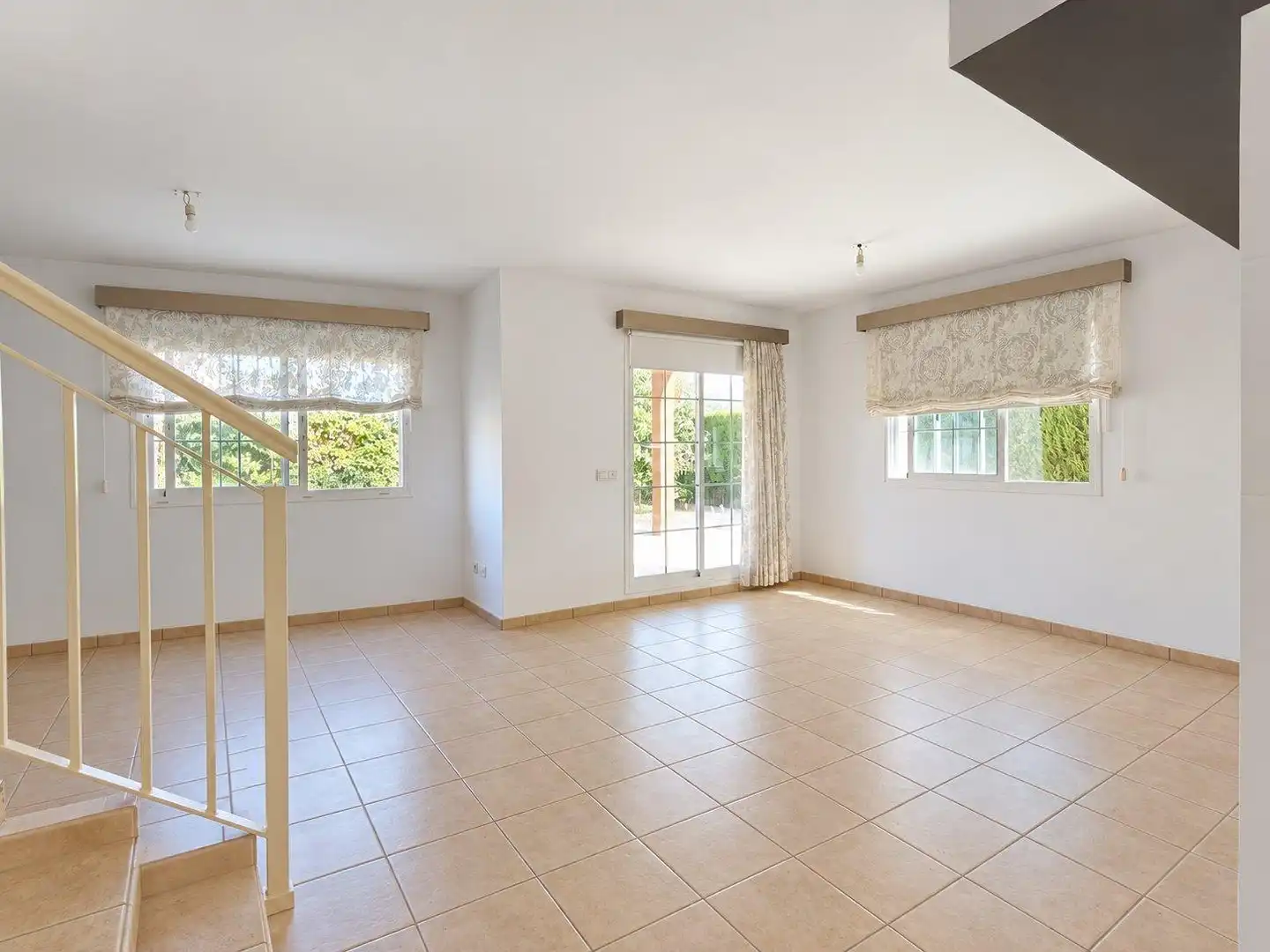 Casa bifamiliare con piscina in vendita a L'ATZABEJA