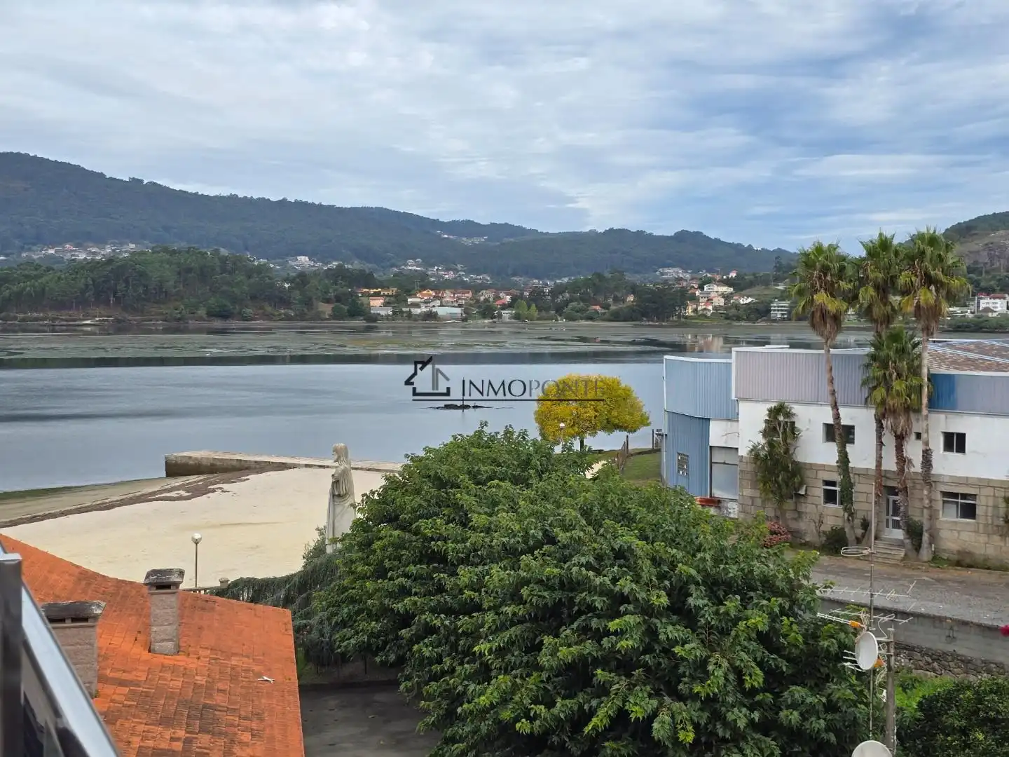 Vista exterior de Pis en venda en Soutomaior amb Terrassa i Traster