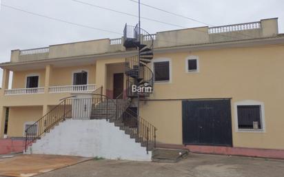 Vista exterior de Casa o xalet en venda en  Córdoba Capital amb Aire condicionat i Terrassa