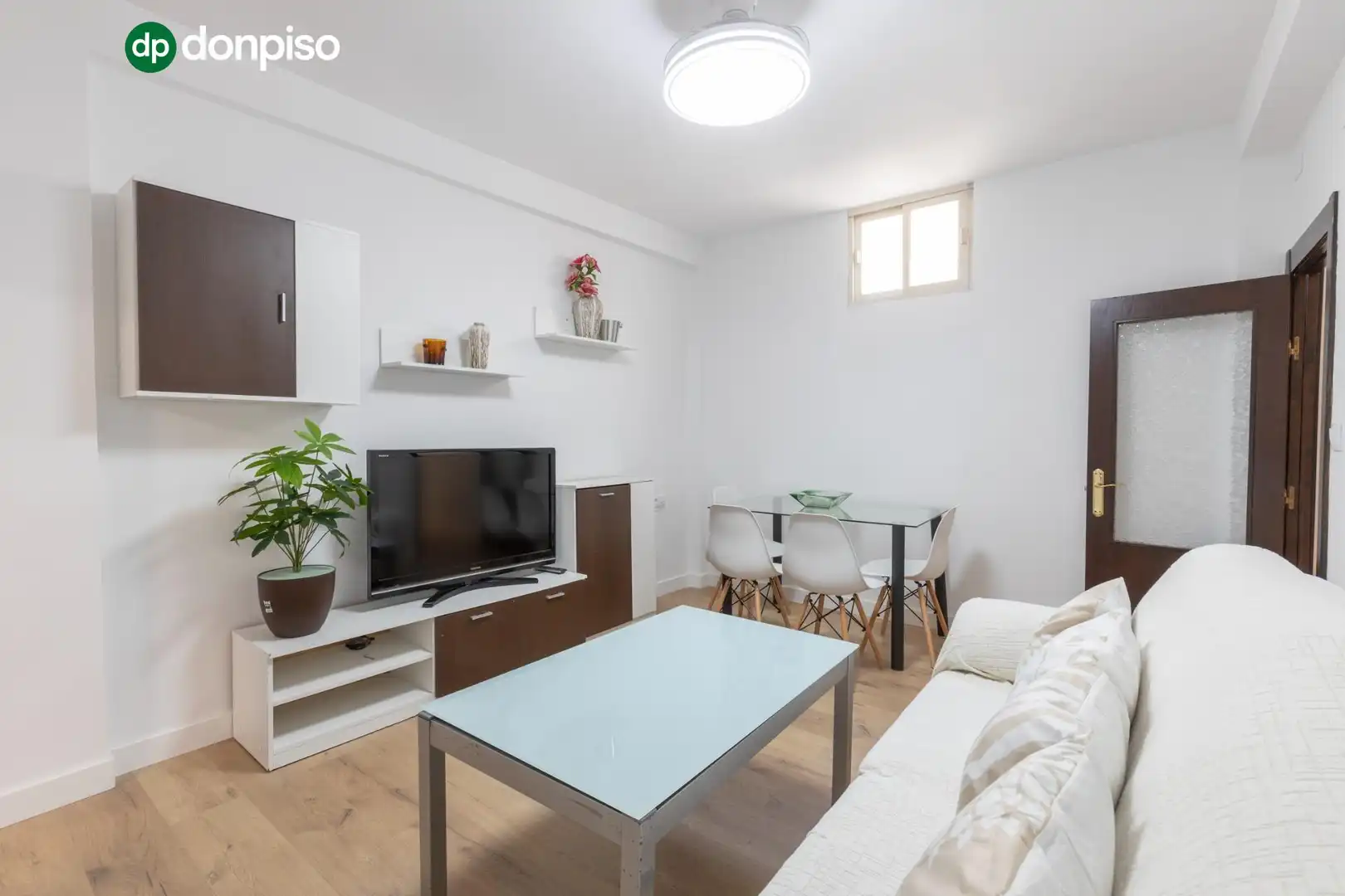 Flat for rent in Calle Pintor Lopez Mezquita, Camino de Ronda