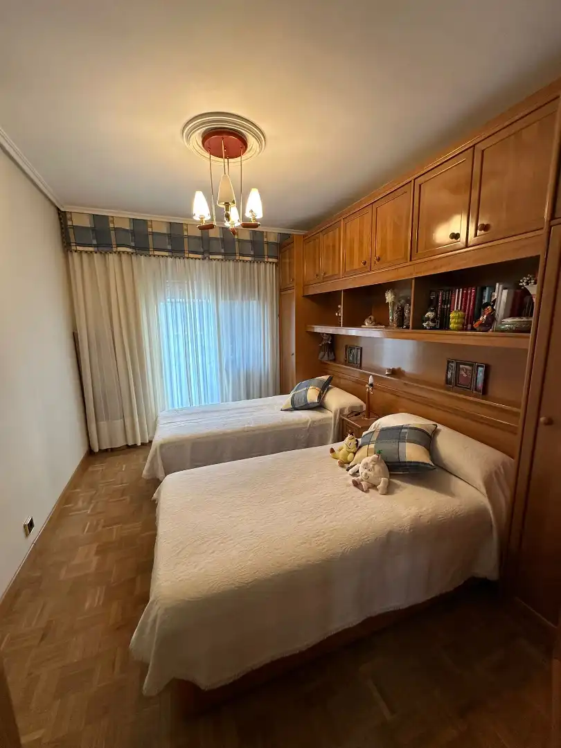Dormitori de Pis en venda en Valladolid amb Calefacció, Parquet i Moblat