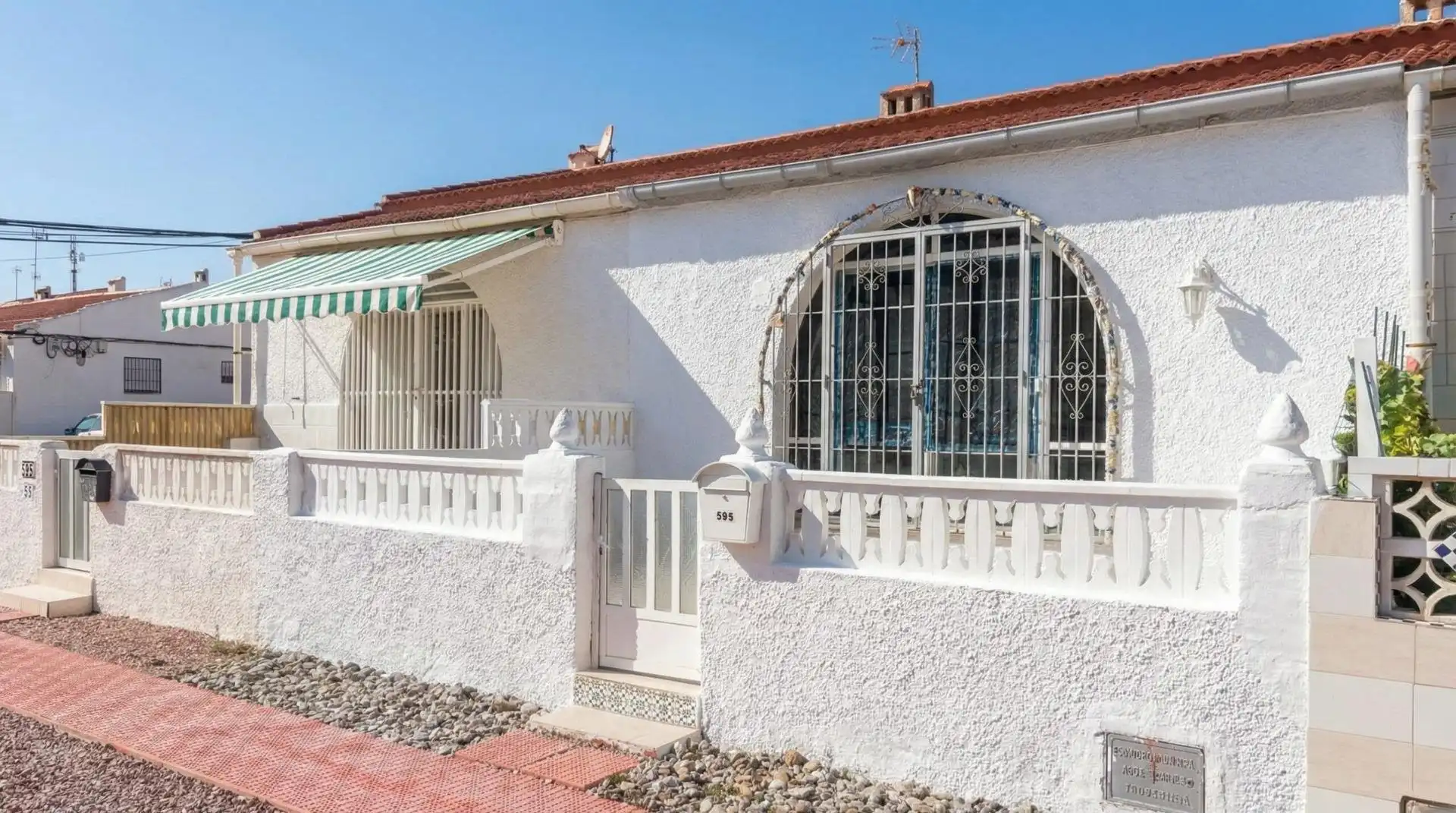 Exterior view of Houses for sale in Torrevieja  with Terrace and Furnished