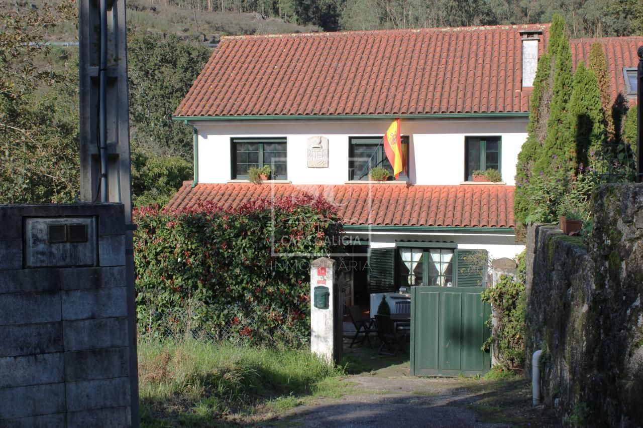 Casa o xalet en venda en Gondomar amb Calefacció, Jardí privat i Moblat