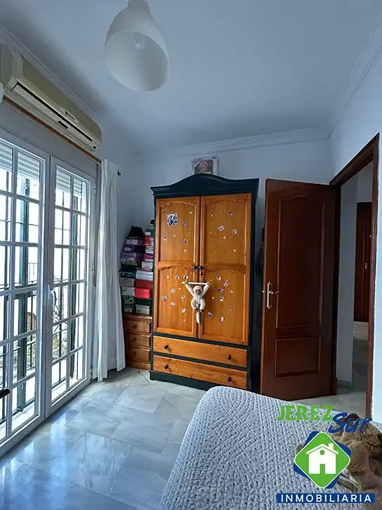 Dormitori de Casa adosada en venda en Jerez de la Frontera amb Aire condicionat, Terrassa i Traster