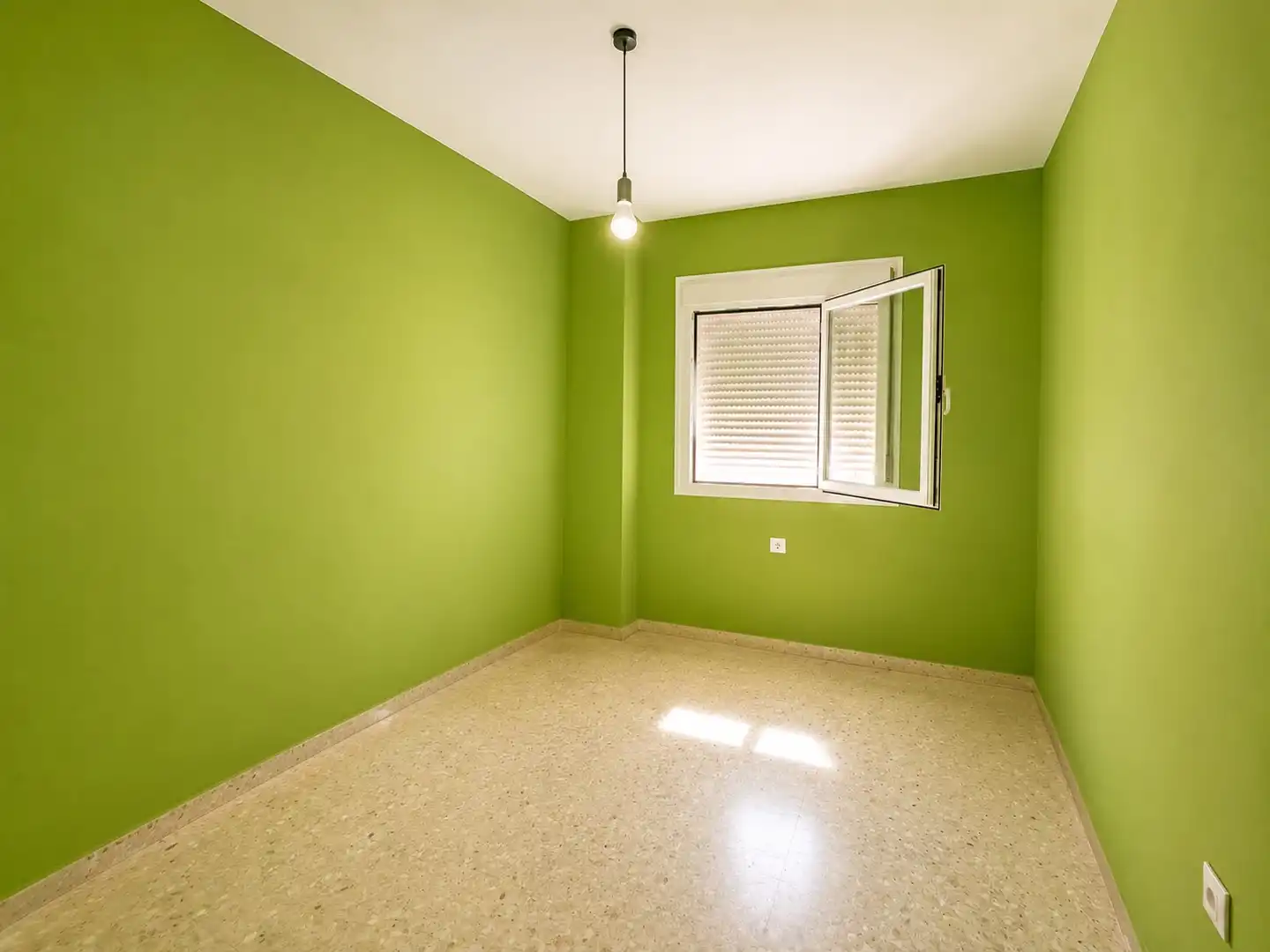 Habitación de Piso en venta en Sevilla con Terraza y Trastero