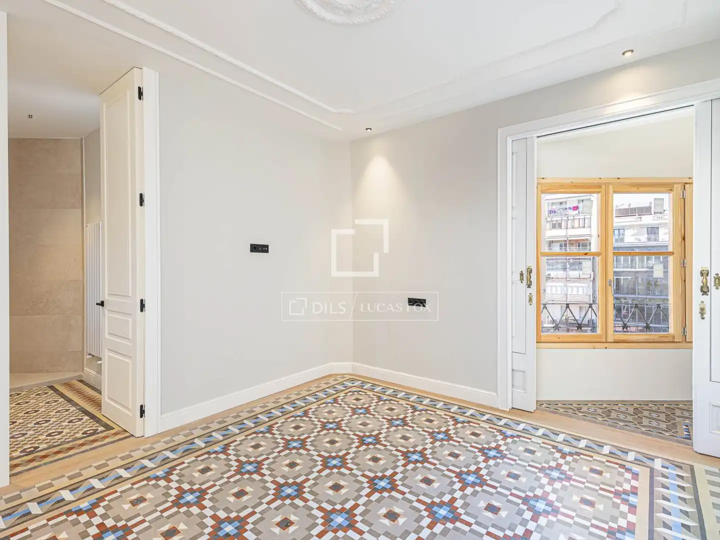 Wohnung zum Verkauf in Barcelona mit Klimaanlage, Heizung und Balkon
