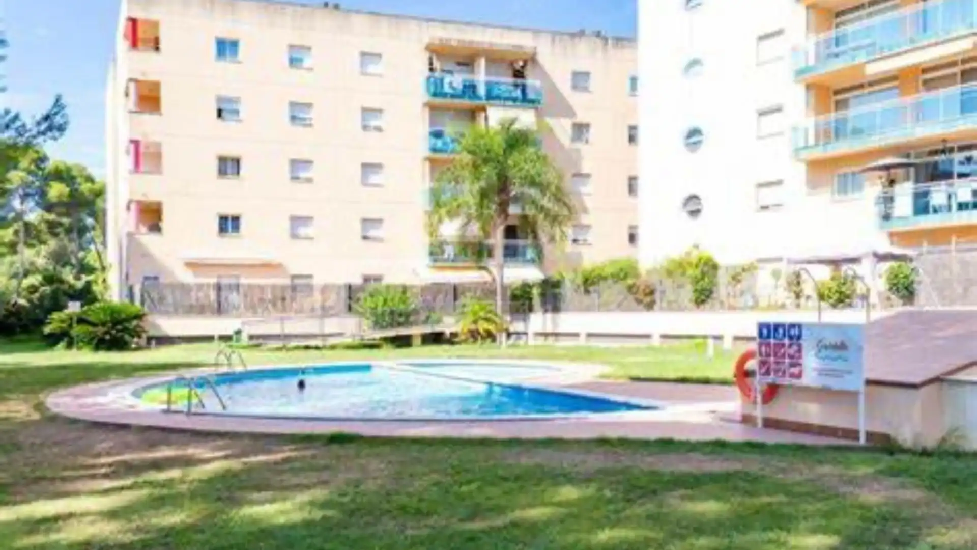 Swimming pool of Duplex for sale in Salou  with Air Conditioner, Heating and Furnished