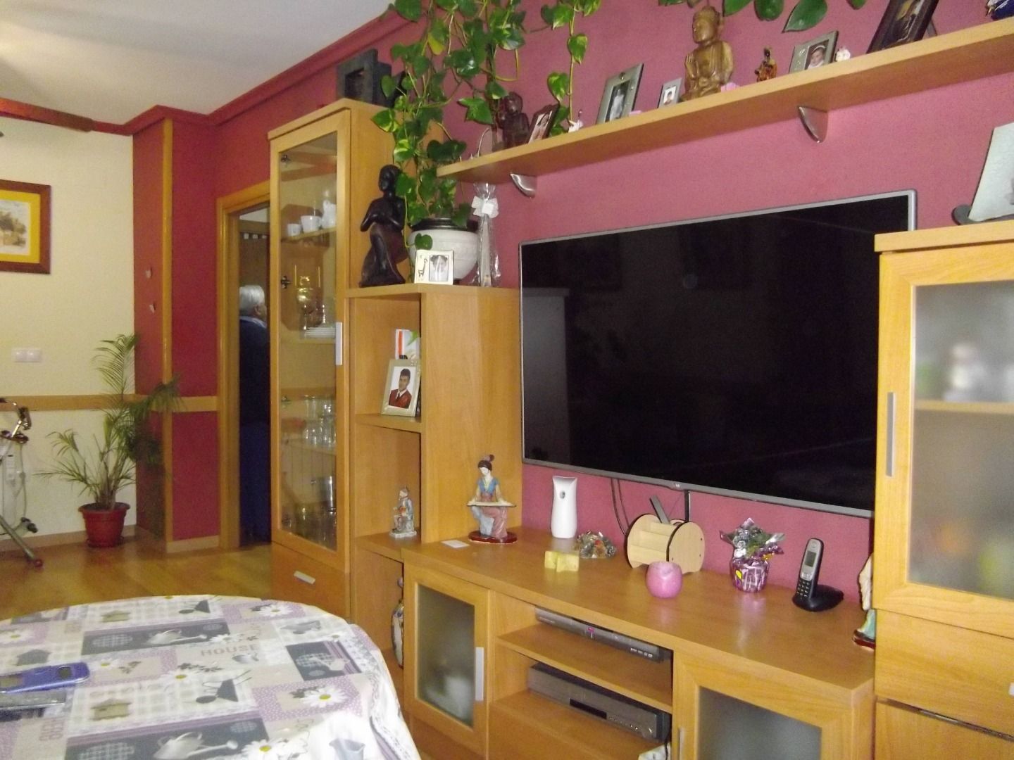 Sala d'estar de Pis en venda en  Albacete Capital amb Calefacció, Parquet i Traster