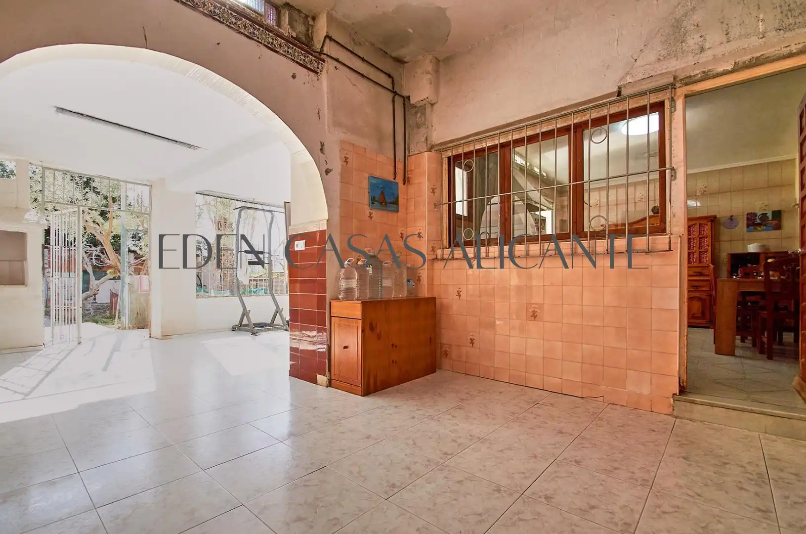 Casa adosada en venda en El Campello amb Jardí privat, Terrassa i Traster