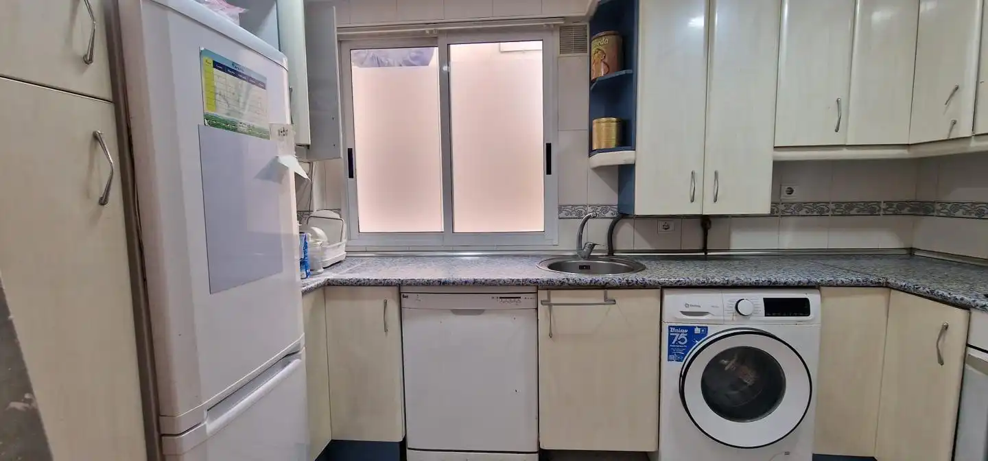 Kitchen of Flat for sale in Zaragoza  with Air Conditioner, Heating and Furnished