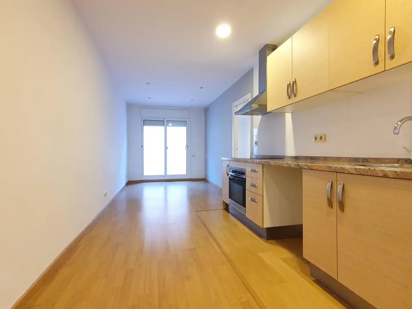 Küche von Wohnung zur Miete in Barcelona mit Parkett, Terrasse und Ofen