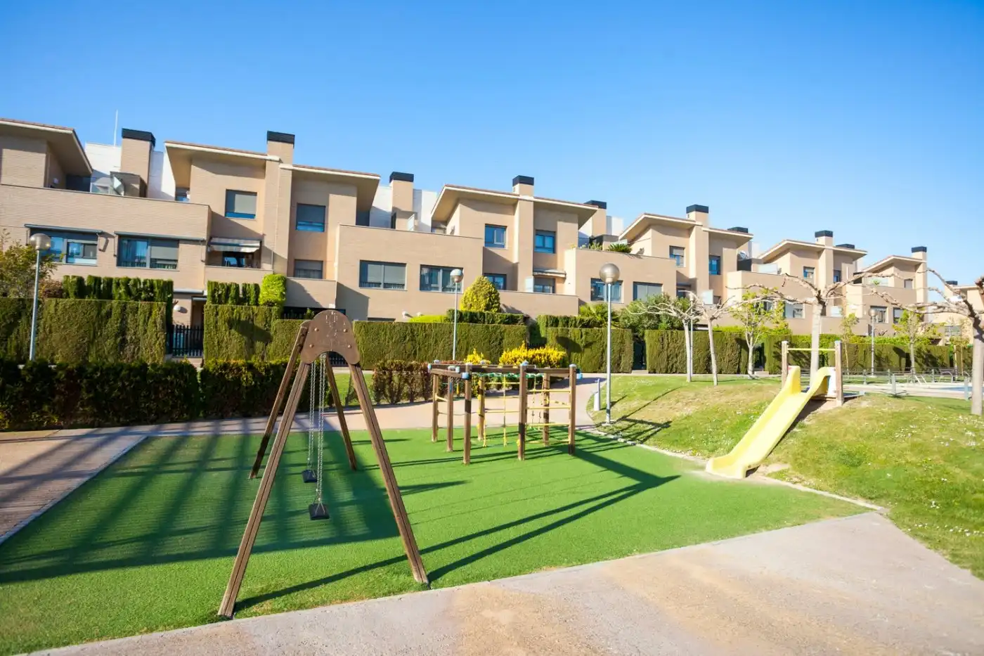 Exterior view of Detached homes for sale in Zaragoza  with Air Conditioner, Heating and Private garden
