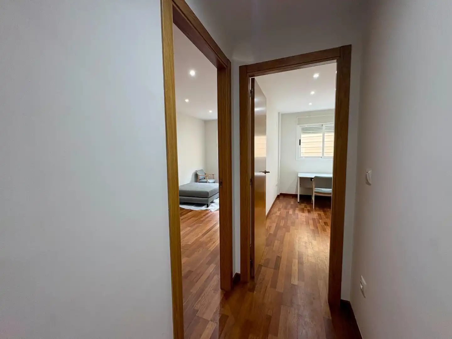 Schlafzimmer von Wohnung zur Miete in Silla mit Möbliert und Balkon