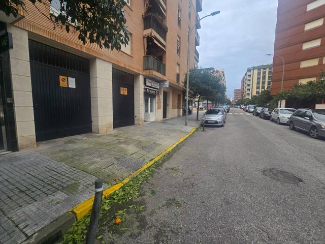 Garaje en Venta en Calle del Escritor Azorín, 2 en Vista Alegre - Parque Cruz Conde