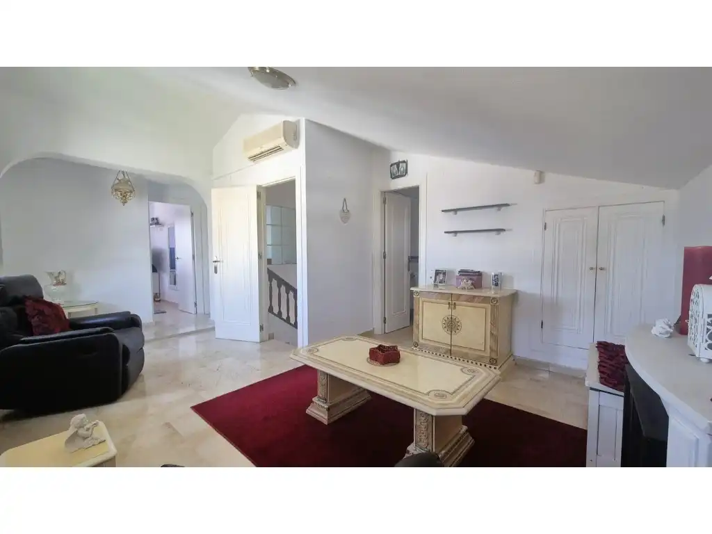 Casa adosada en venda en Orihuela amb Aire condicionat, Jardí privat i Moblat