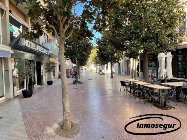 Local comercial en Venta en Carrer de Ponent, 8 en Platja de Ponent