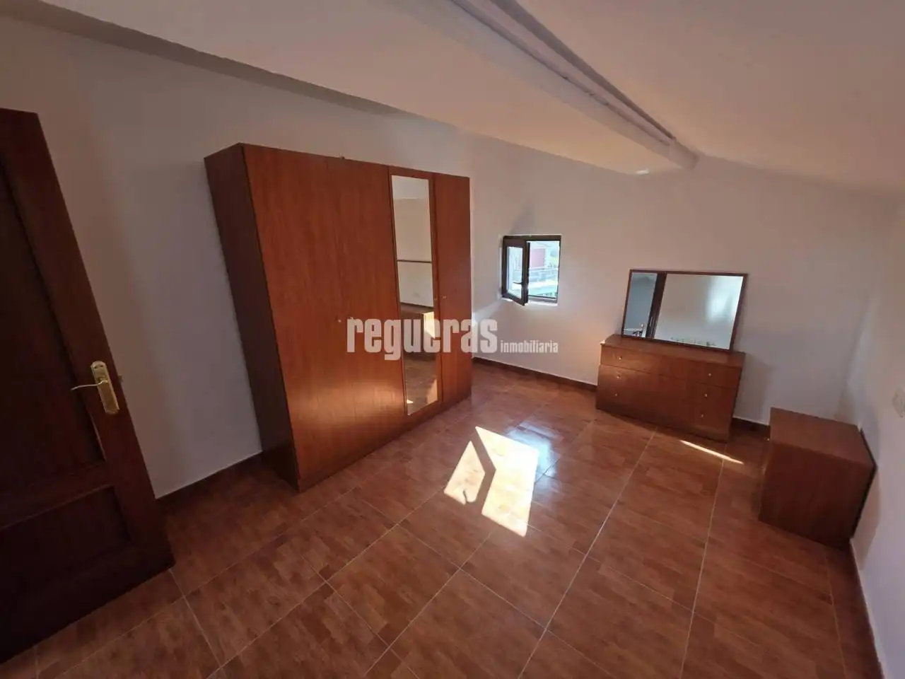 Habitación de Casa o chalet en venta en Avilés con Calefacción, Jardín privado y Amueblado
