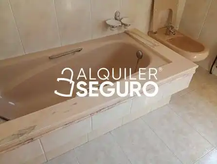 Bathroom of Flat for rent in Cambre   with Heating and Terrace