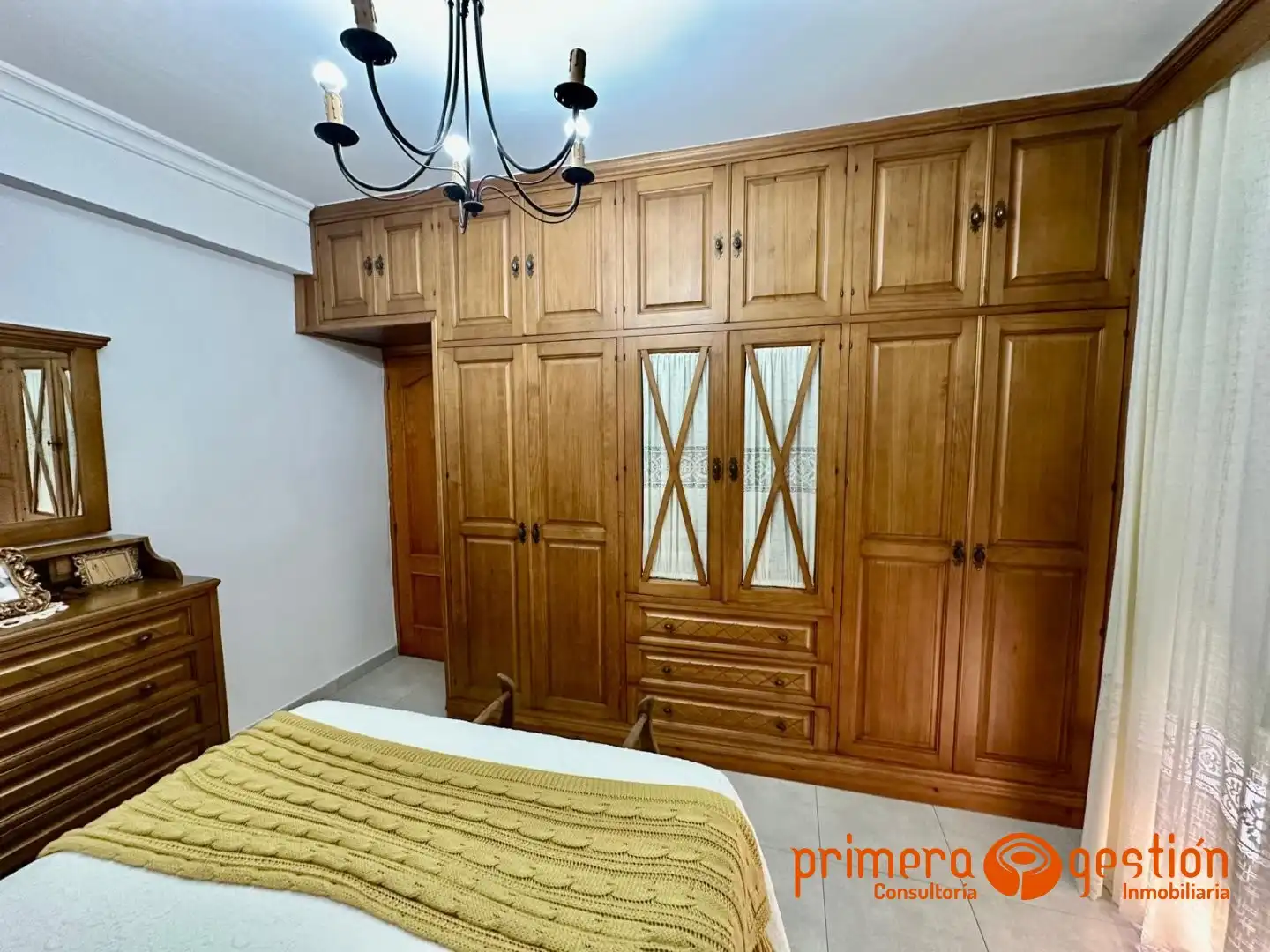 Habitación de Dúplex en venta en Lora del Río con Aire acondicionado, Trastero y Balcón