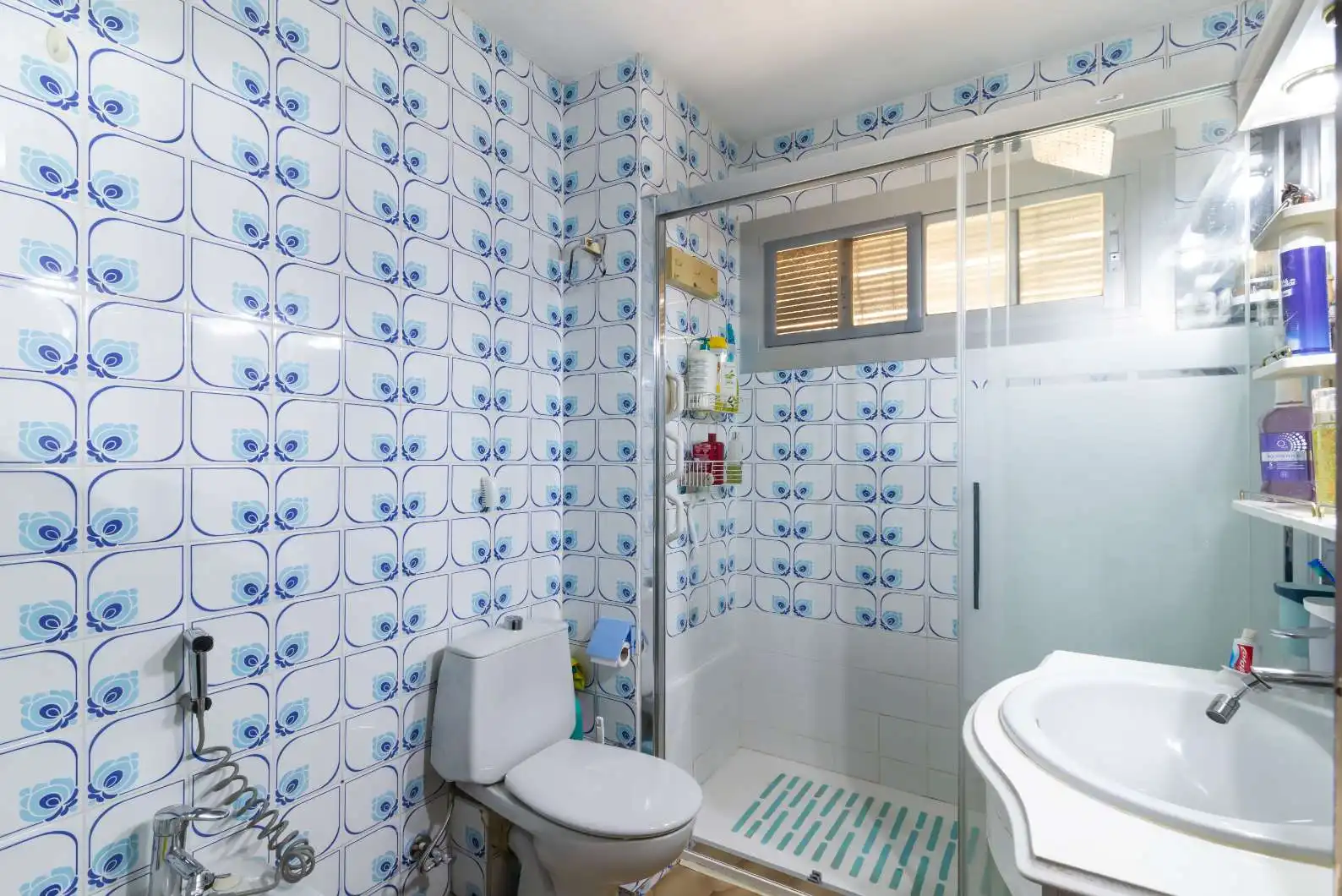 Baño de Piso en venta en Alcalá de Henares con Aire acondicionado, Calefacción y Terraza