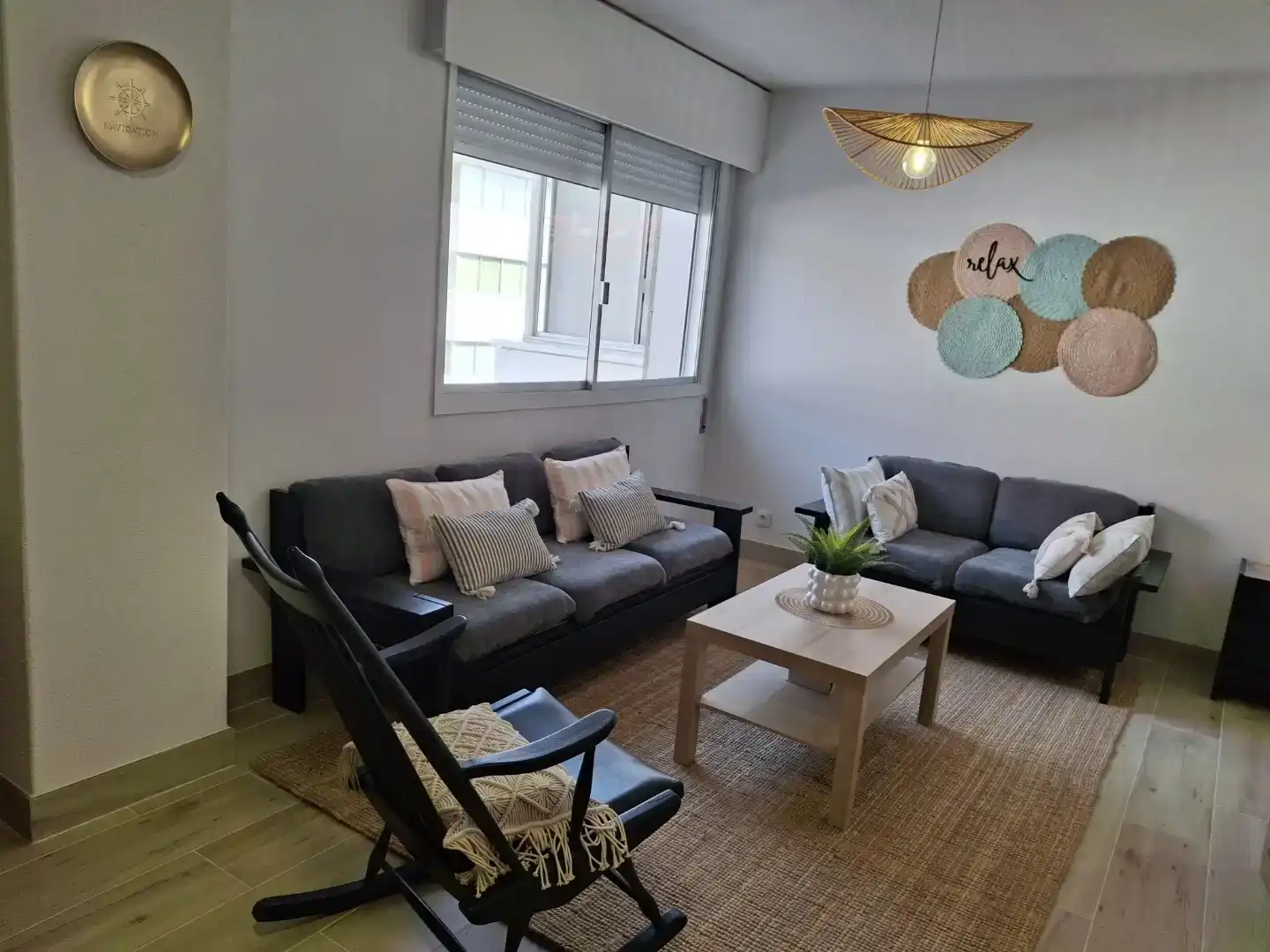 Wohnzimmer von Wohnung zur Miete in Baiona mit Privatgarten
