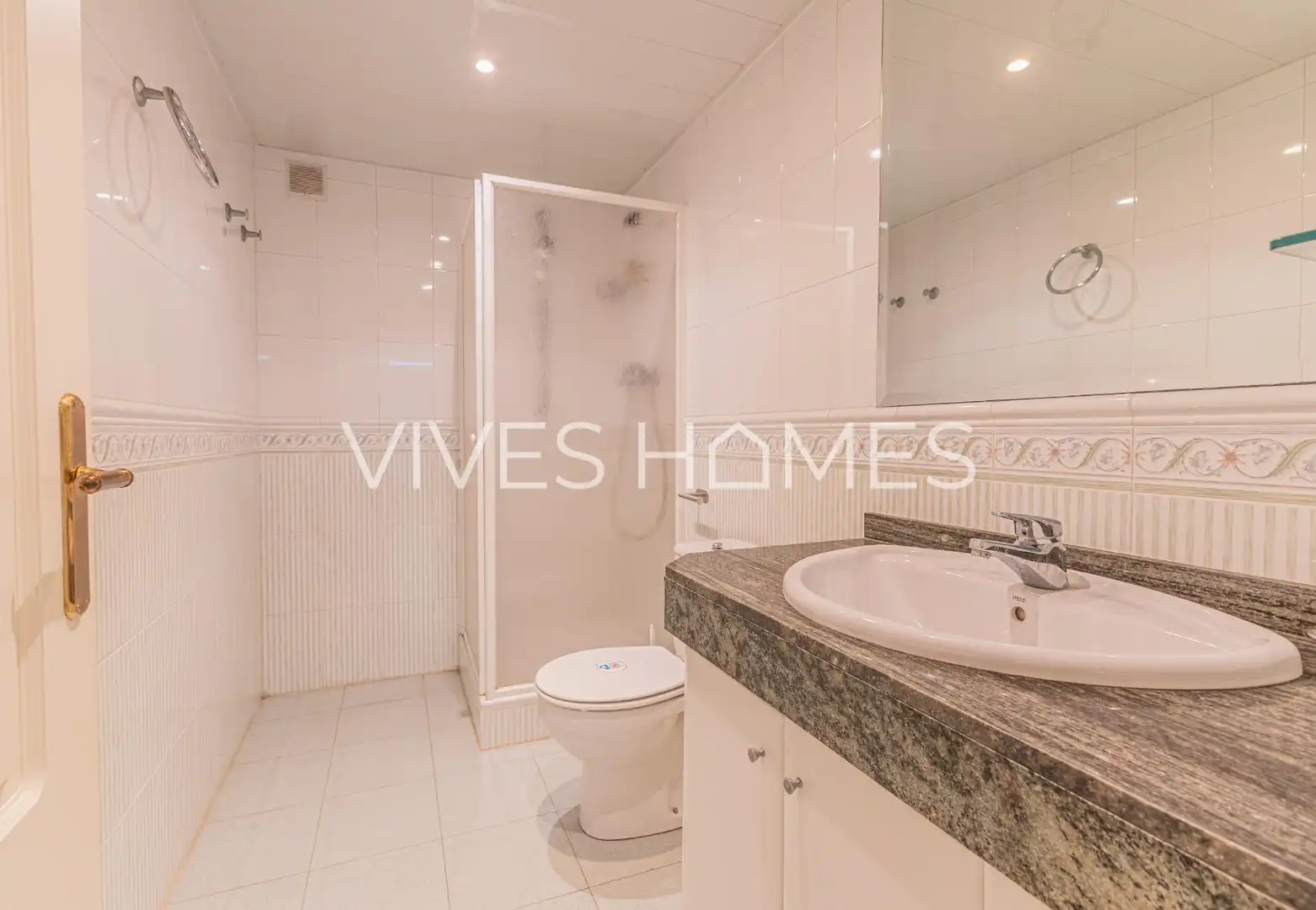 Badezimmer von Haus oder Chalet zum Verkauf in Sant Vicenç de Montalt mit Klimaanlage, Heizung und Privatgarten