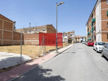 Terrenos y solares en venta en Calle Calle Lindaraja, 1