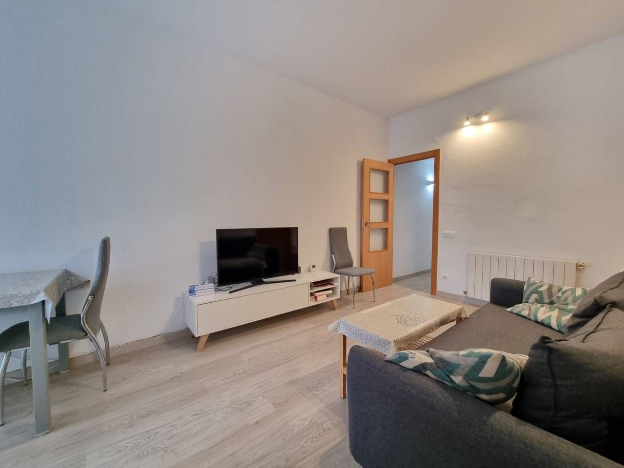 Living room of Flat to rent in  Barcelona Capital  with Air Conditioner, Heating and Parquet flooring