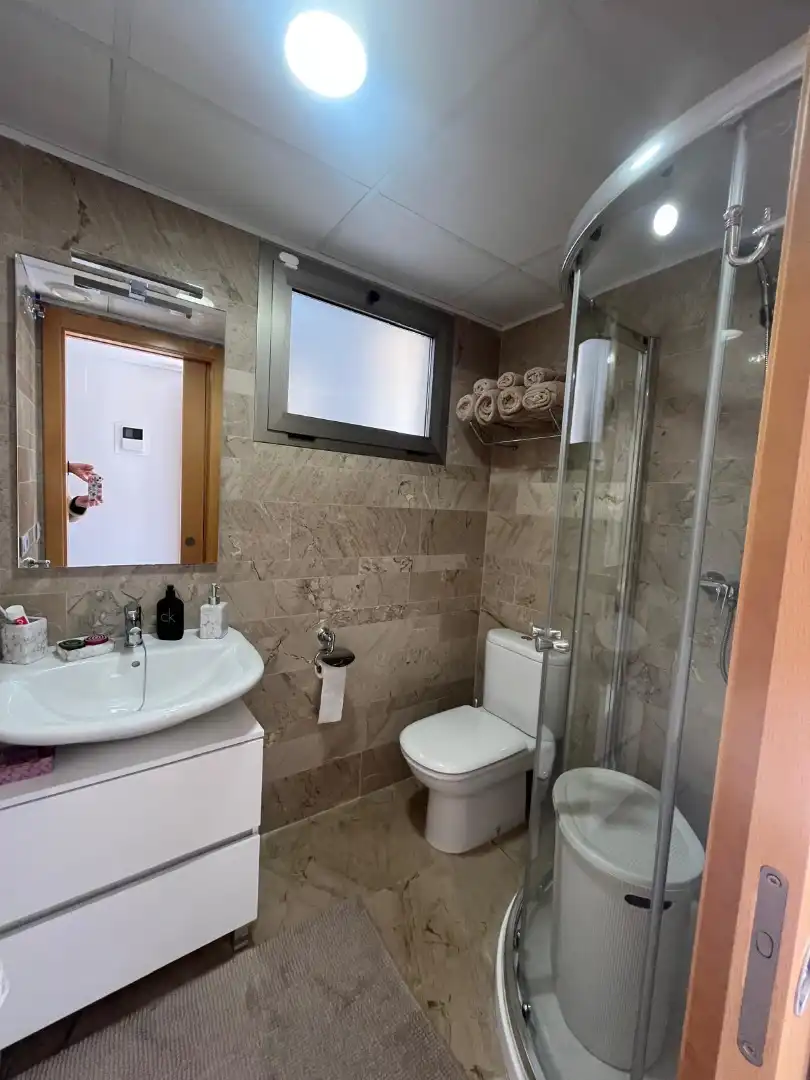 Badezimmer von Wohnungen zum Verkauf in Oropesa del Mar / Orpesa mit Klimaanlage, Terrasse und Abstellraum
