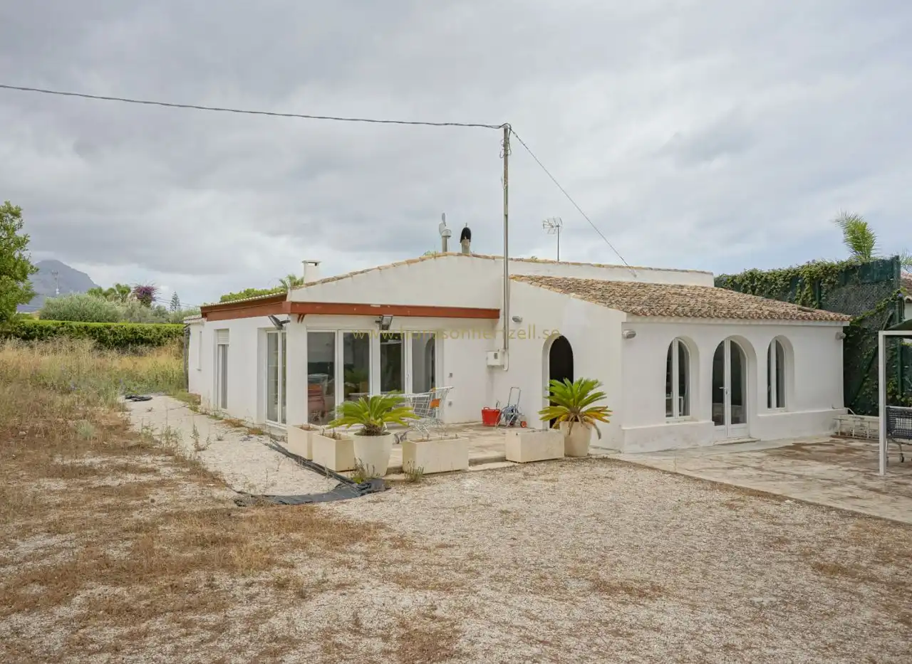 Vista exterior de Apartamento en venta en L'Atzúbia con Calefacción