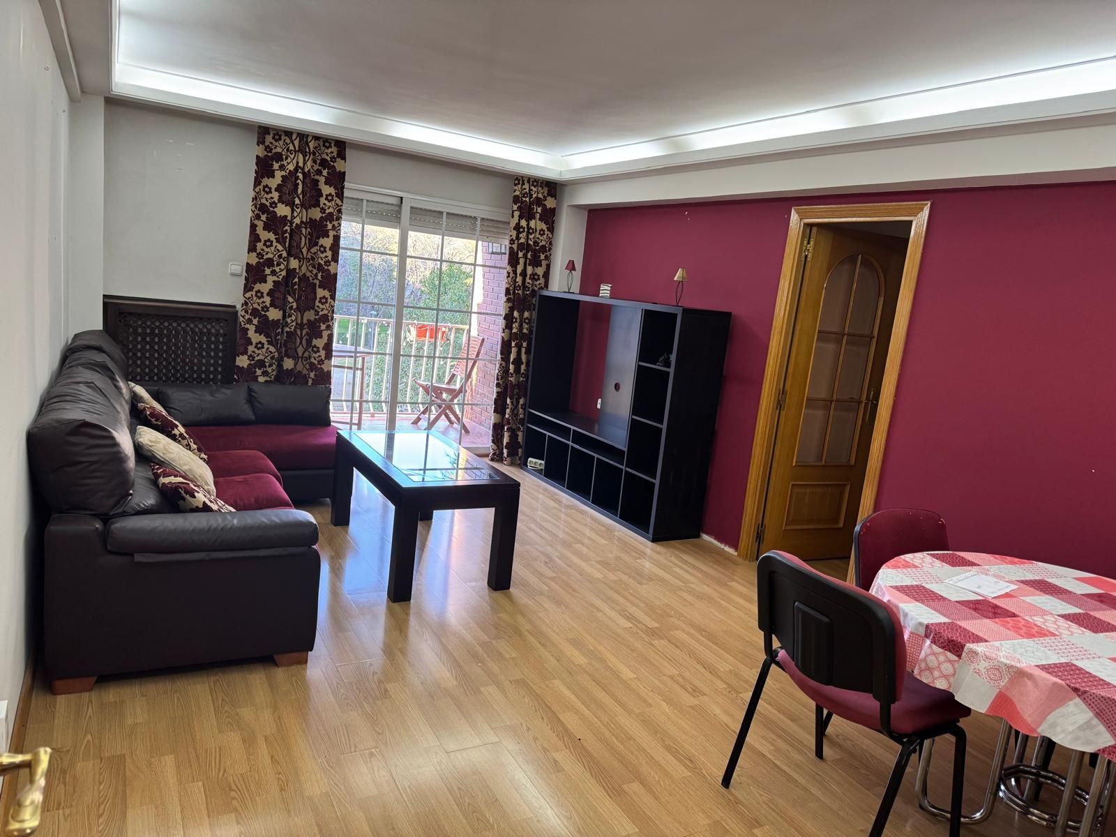 Sala d'estar de Pis en venda en Móstoles amb Calefacció i Moblat