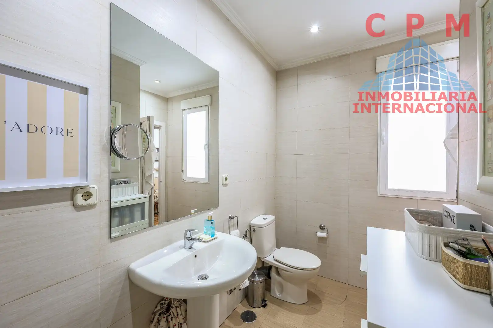 Bathroom of Flat for rent in Madrid  with Air Conditioner, Heating and Parquet flooring