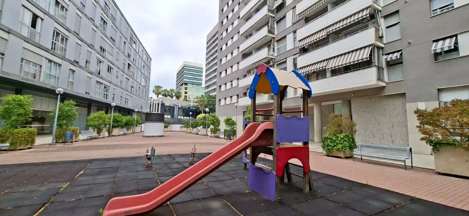 Vista exterior de Piso en venta en Barcelona con Aire acondicionado, Calefacción y Jardín privado