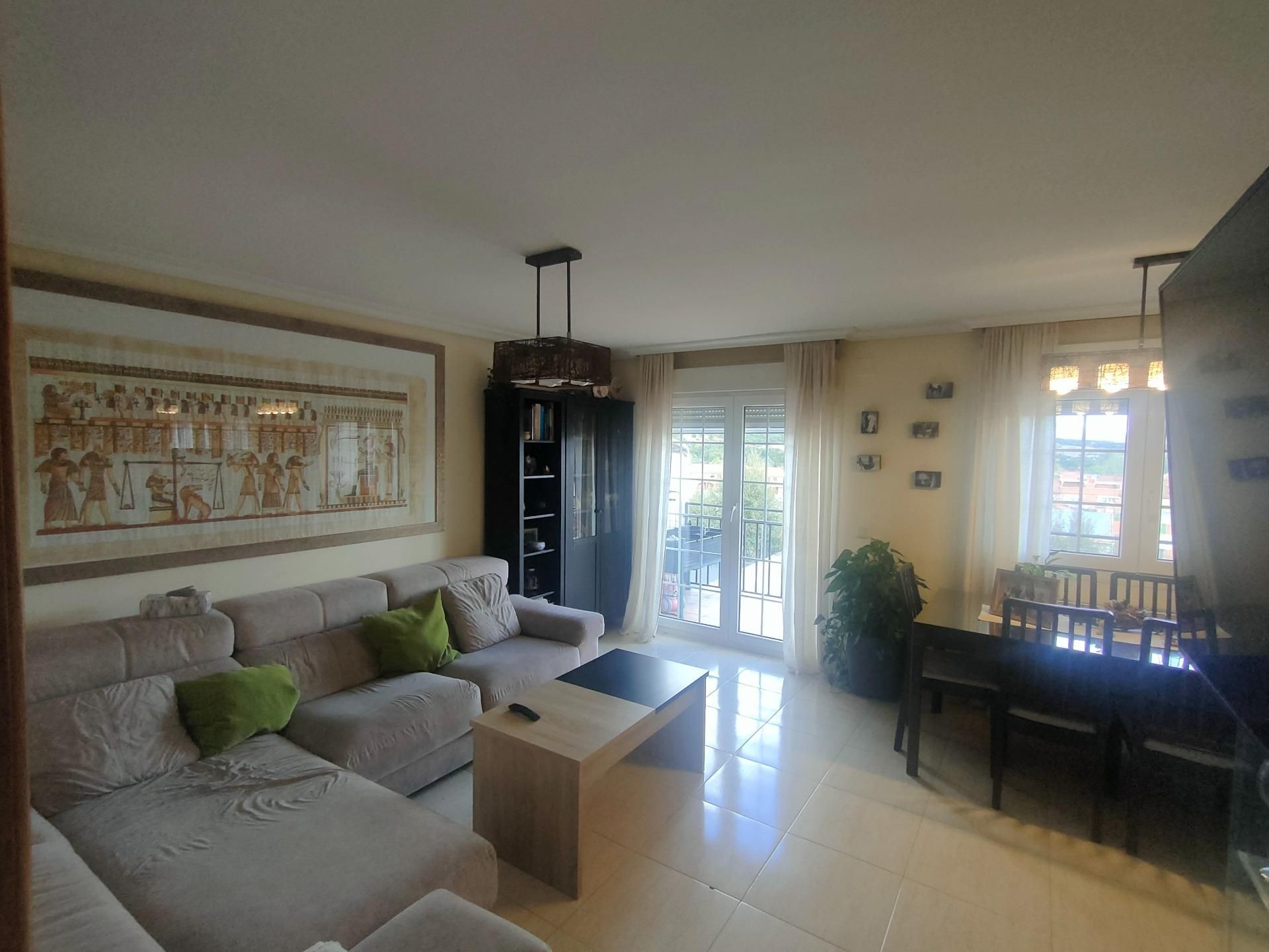 Sala d'estar de Casa adosada en venda en Guadalix de la Sierra amb Jardí privat, Terrassa i Traster