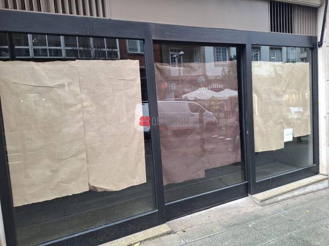 Local comercial en Alquiler en Ensanche - Sar