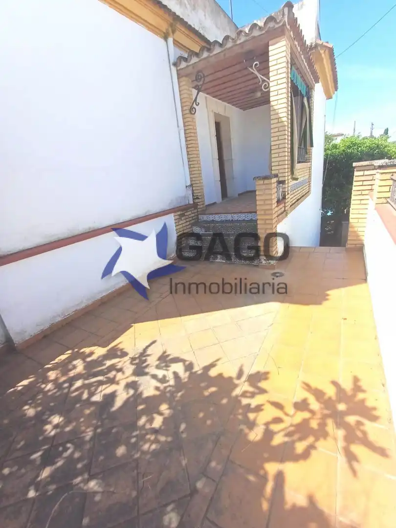 Außenansicht von Haus oder Chalet zum Verkauf in Córdoba mit Schwimmbad