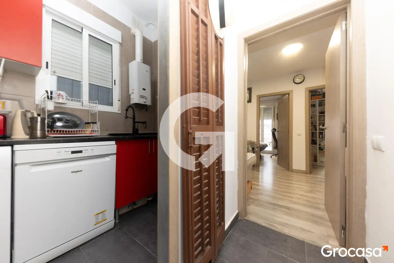 Flat for sale in Barcelona  with Air Conditioner, Oven and Washing machine