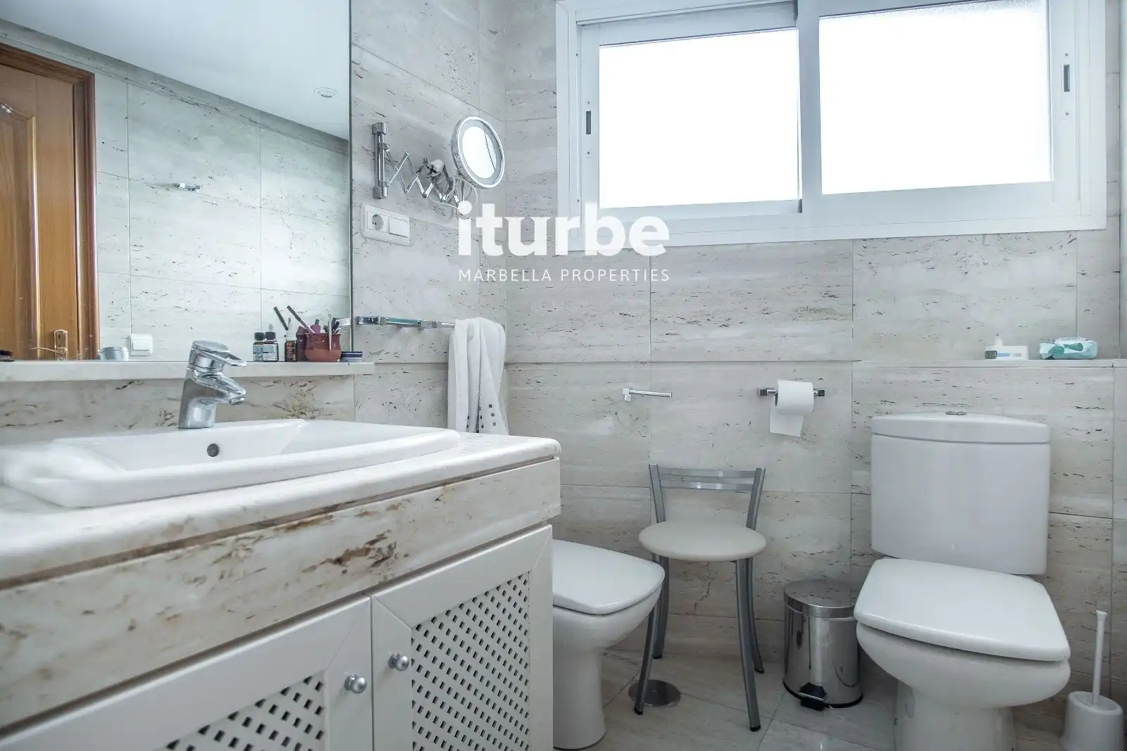 Bathroom of Flat for rent in Marbella  with Air Conditioner, Terrace and Swimming Pool