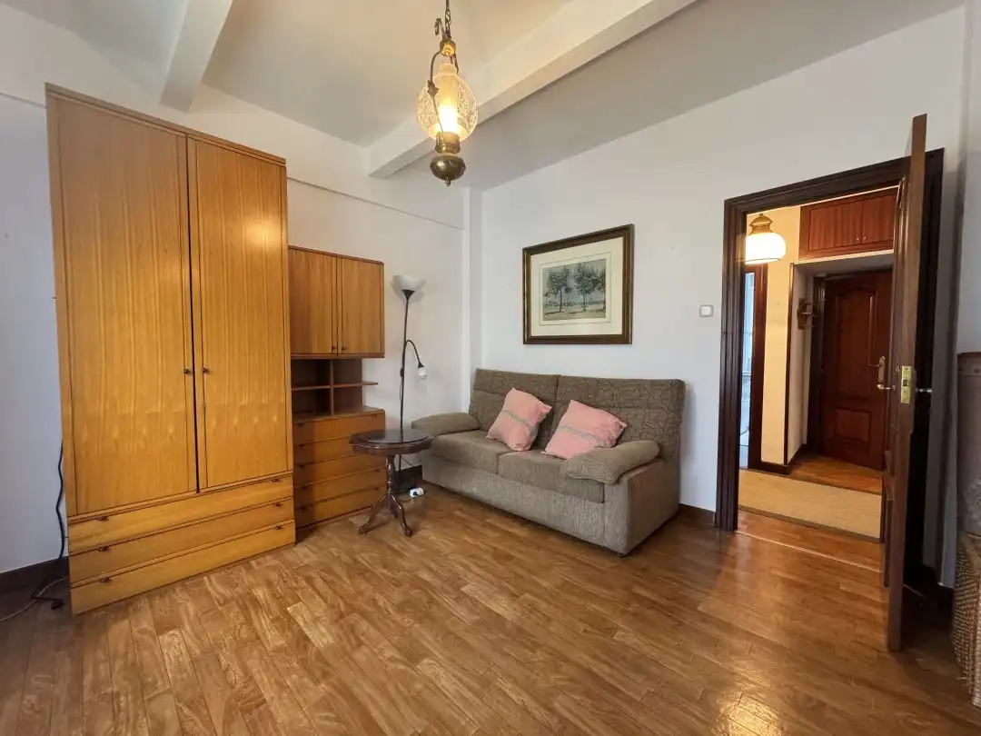 Sala de estar de Piso en venta en Bergara con Calefacción, Trastero y Amueblado