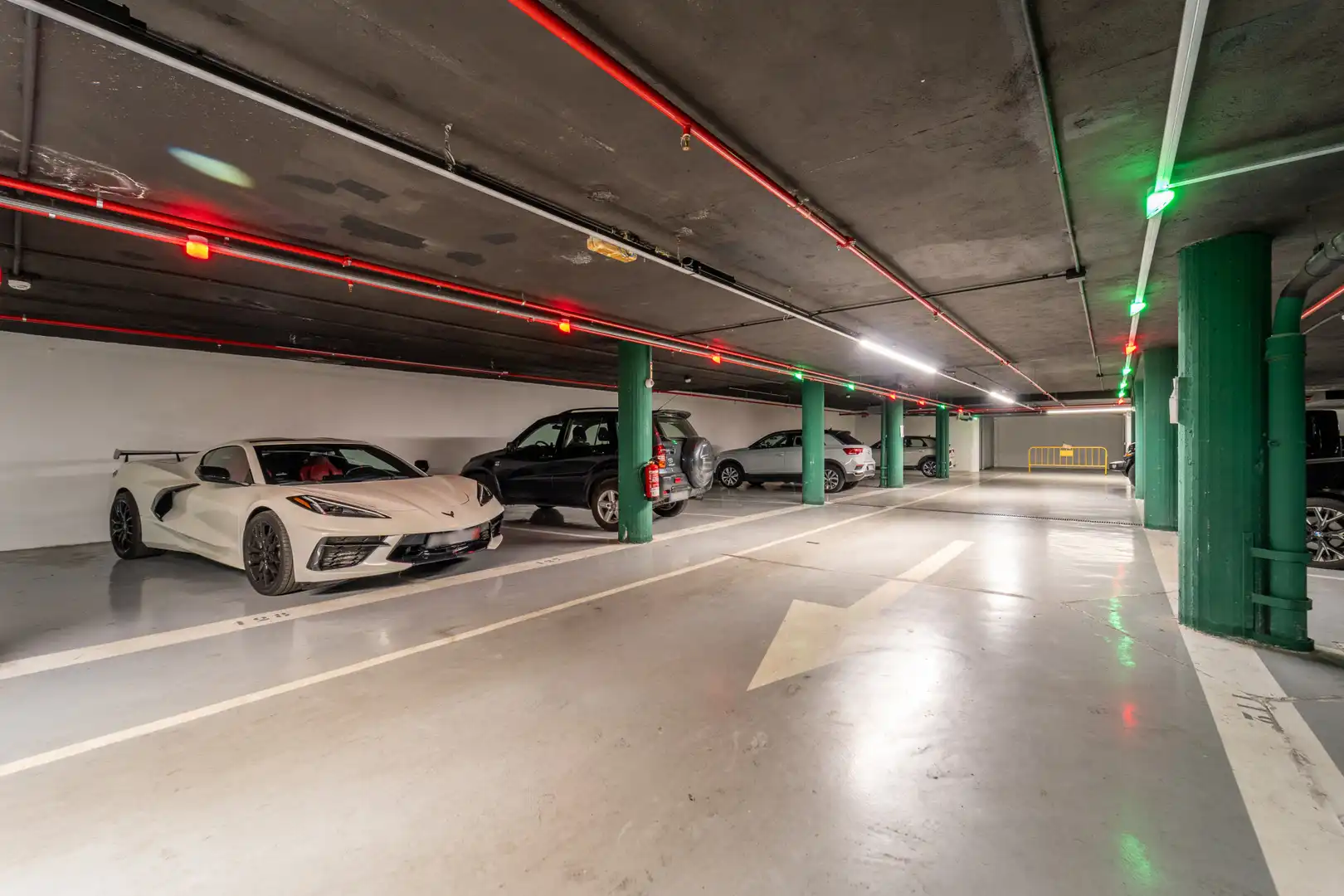 Parking de Local en venta en Nueva Andalucía