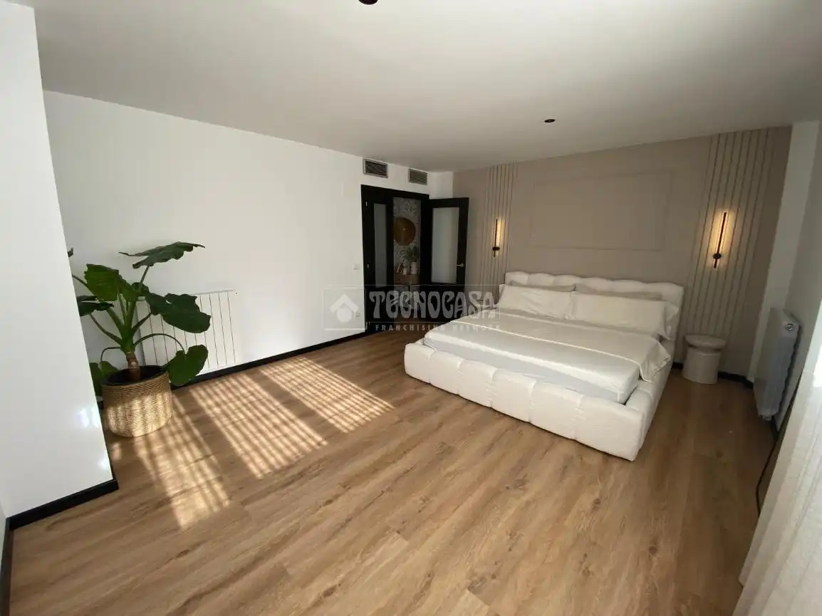 Habitación de Casa adosada en venta en Cuarte de Huerva con Aire acondicionado y Calefacción
