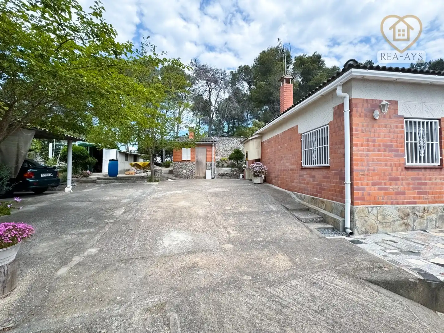 Vista exterior de Casa o chalet en venta en Vallirana con Calefacción, Jardín privado y Terraza