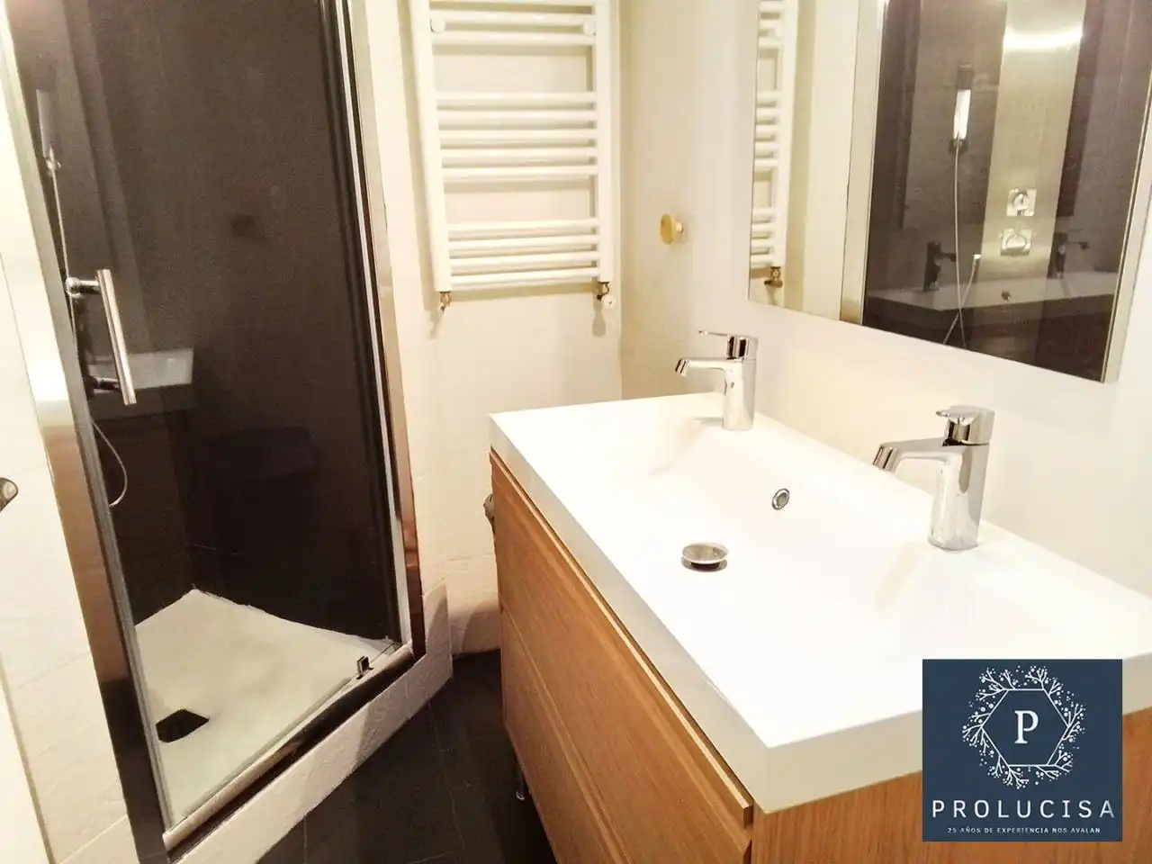 Bathroom of Flat for sale in Móstoles  with Air Conditioner, Heating and Terrace